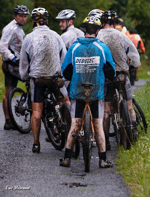 IMG_4561.jpg - Bon, les gars, il faut que l'on se dcide. On fait le 13 ou le 15 km. ?